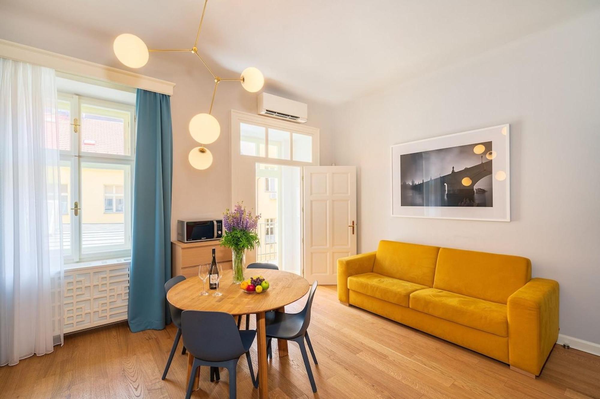 Quiet City Center Apartment In Hip & Foodie Area — Photos 3